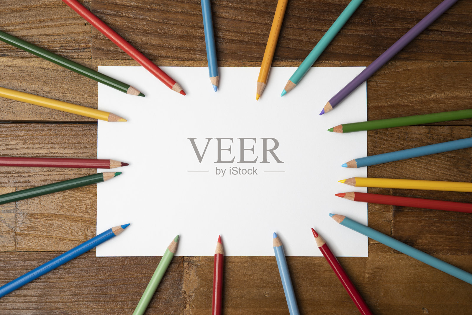 彩色铅笔木制背景照片摄影图片