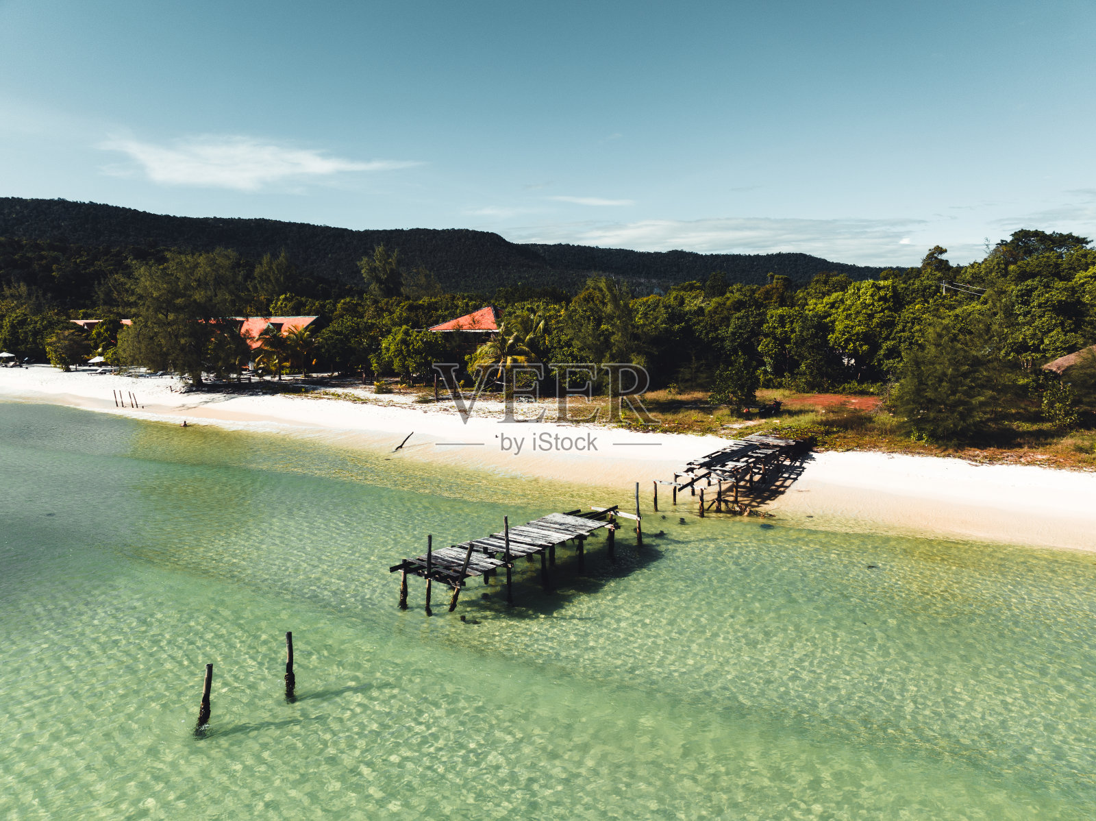 腐烂破旧的木制码头高荣岛柬埔寨无人机视图照片摄影图片