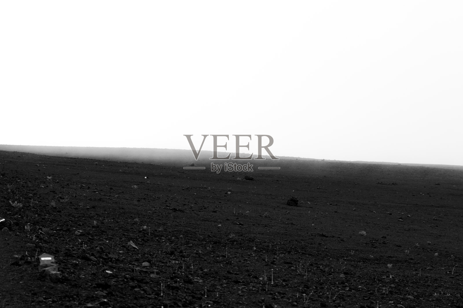 徒步走火山风景月亮照片摄影图片