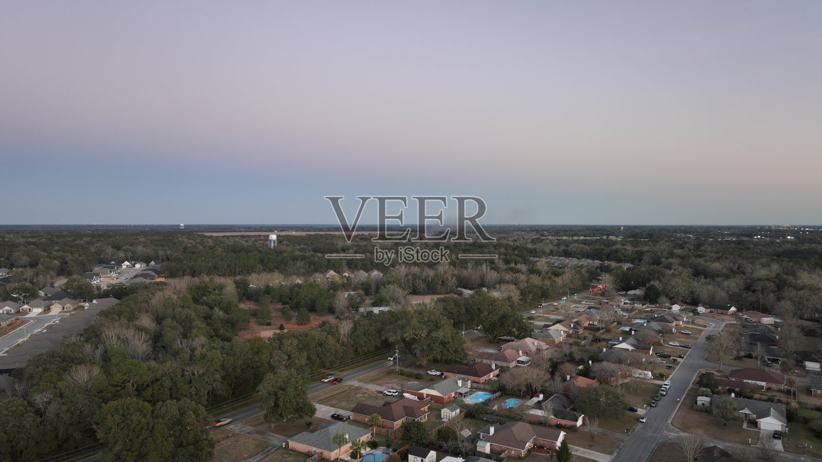 无人机拍摄的住宅小区照片照片摄影图片