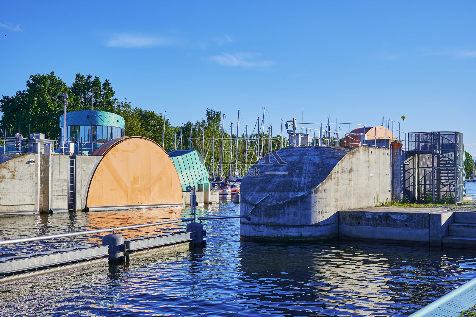德国Greifswald防洪堰系统。照片摄影图片