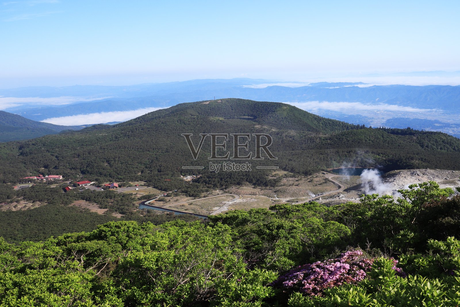 美丽的雾岛风景与埃比诺高原的观点照片摄影图片