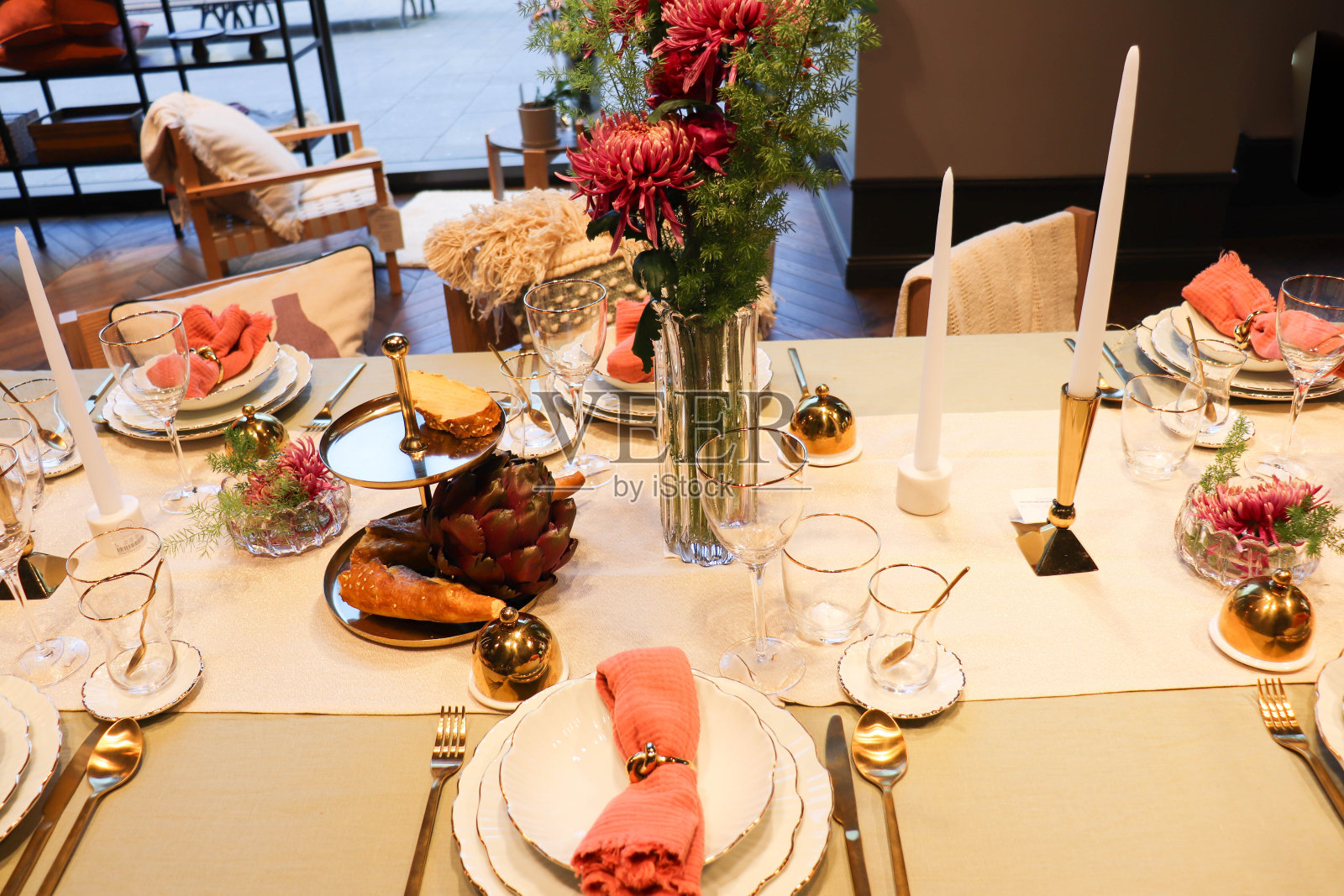 节日餐桌布置照片摄影图片