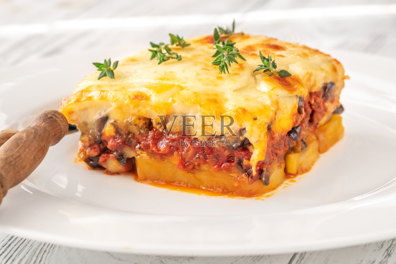 茄茄土豆为主的菜照片摄影图片