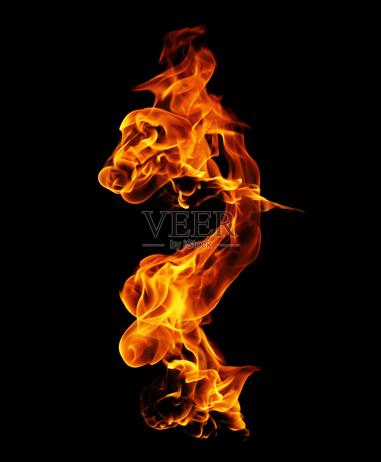 黑色背景上的火焰照片摄影图片