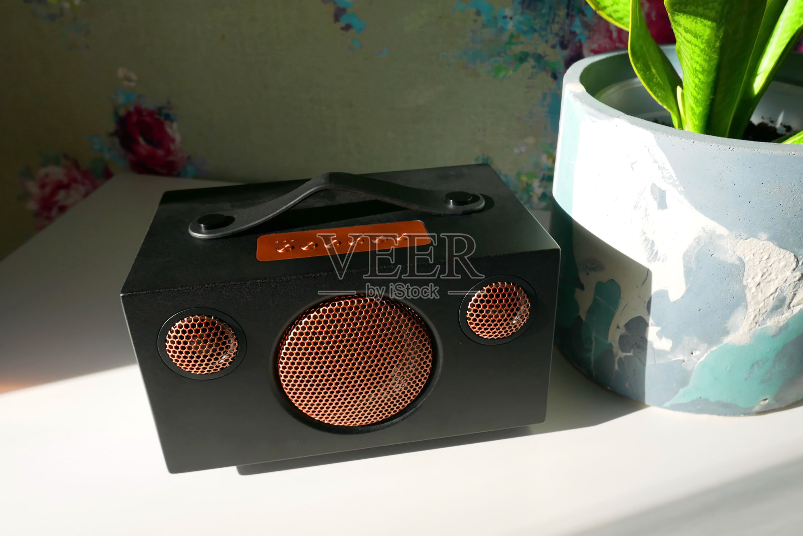 木盒里的音乐柱。照片摄影图片