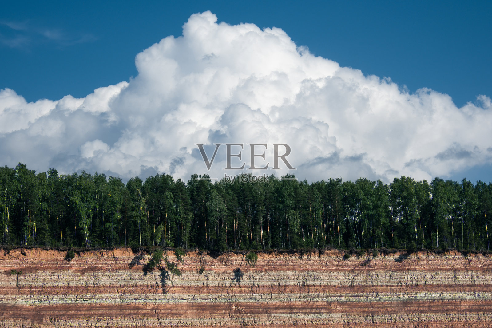 奥波基的地质露头，是一座美丽的自然古迹照片摄影图片