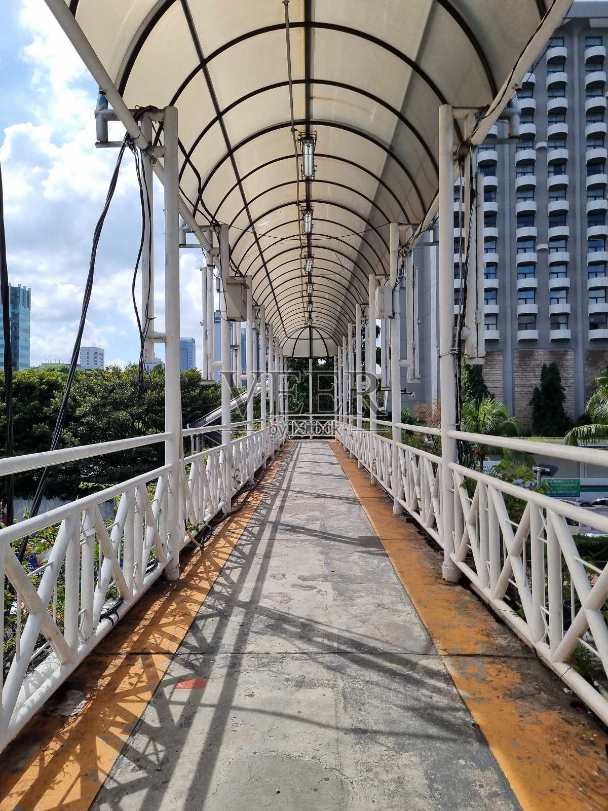 雅加达的人行天桥照片摄影图片