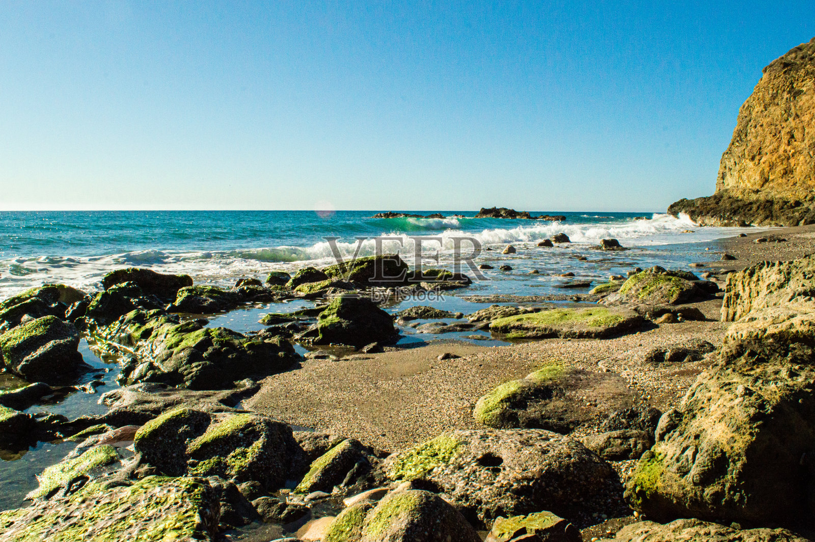 海中的小海湾照片摄影图片