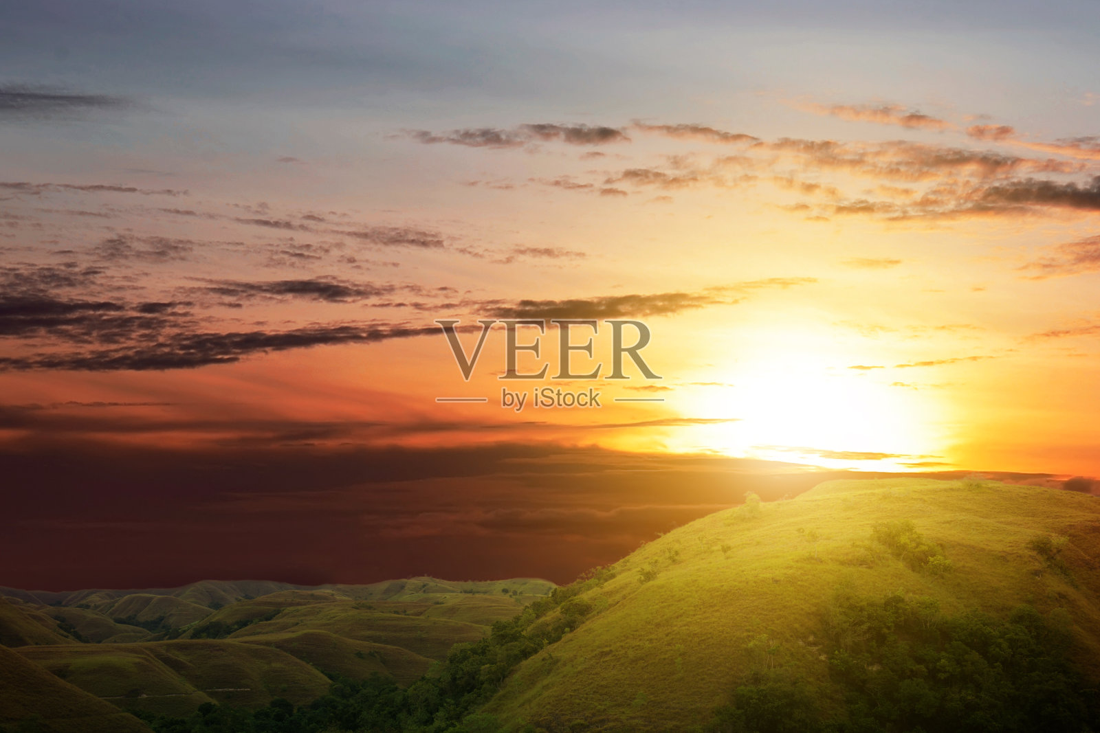 青山绿水，风景如画照片摄影图片