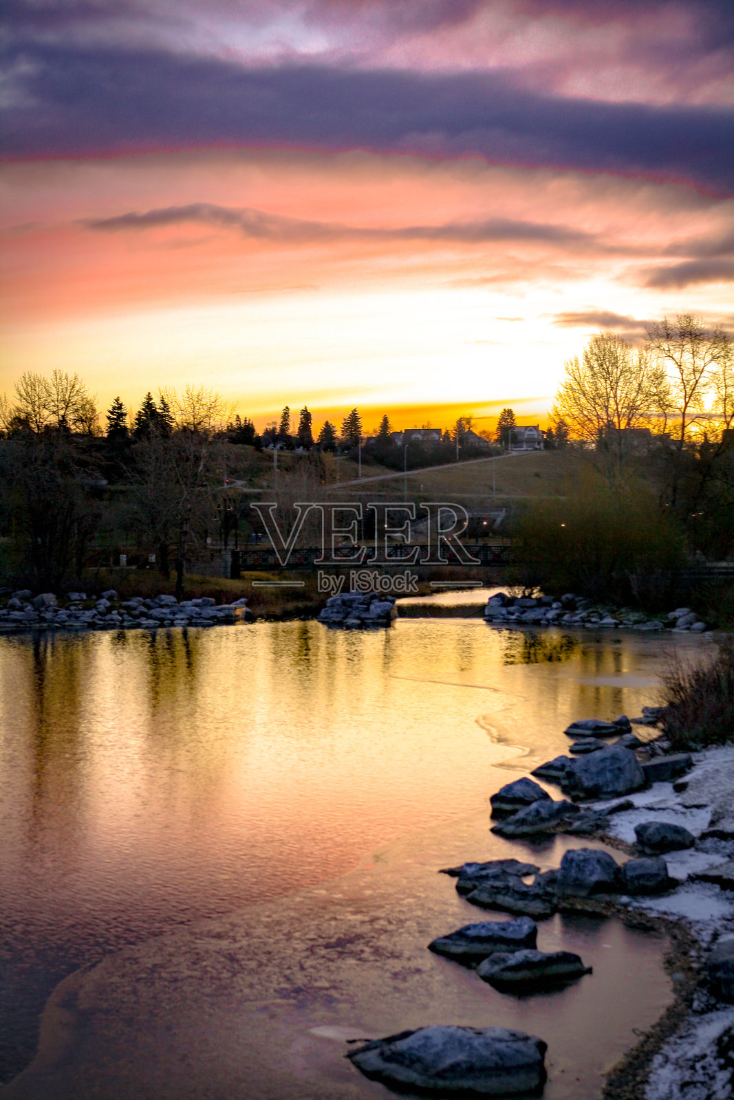 王子岛公园的弓河反射日出照片摄影图片