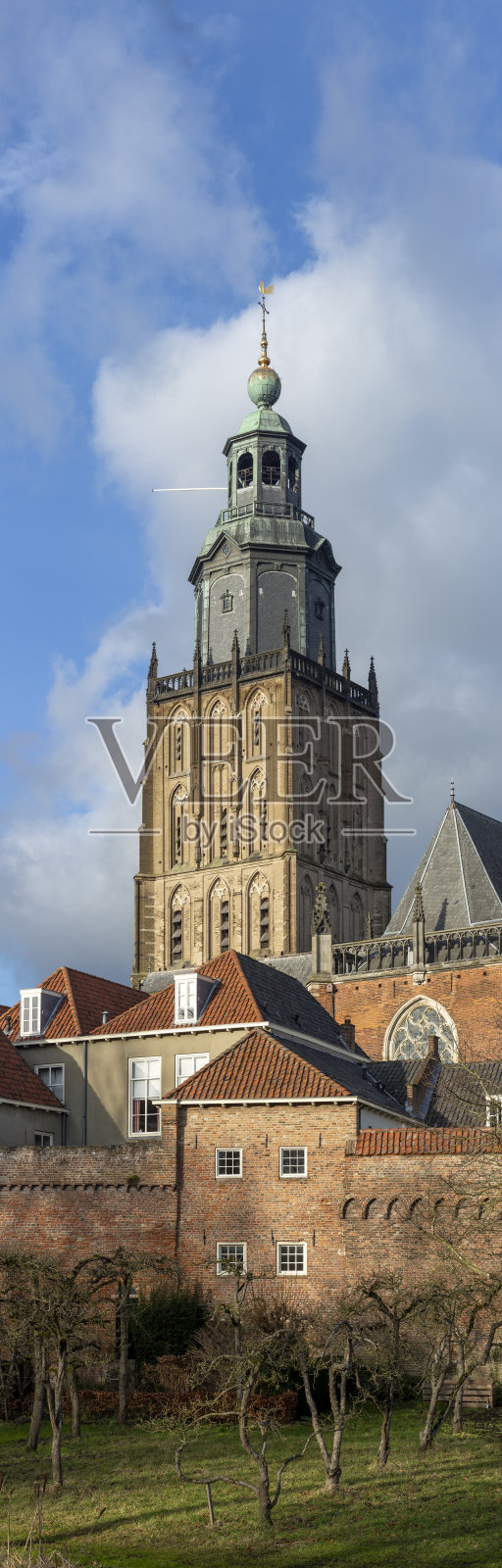 建筑中的Walburgiskerk教堂建筑在冬季贫瘠的迷人景观照片摄影图片