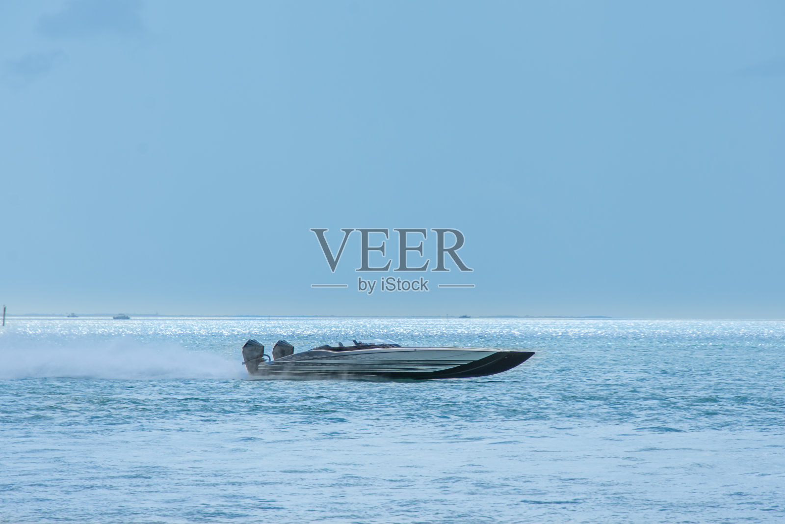 佛罗里达天空下的船照片摄影图片