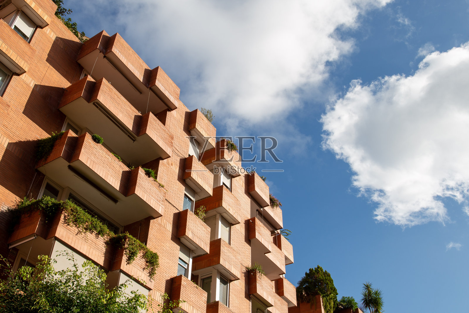 巴塞罗那的漂亮建筑，欧洲城市的现代主义建筑照片摄影图片