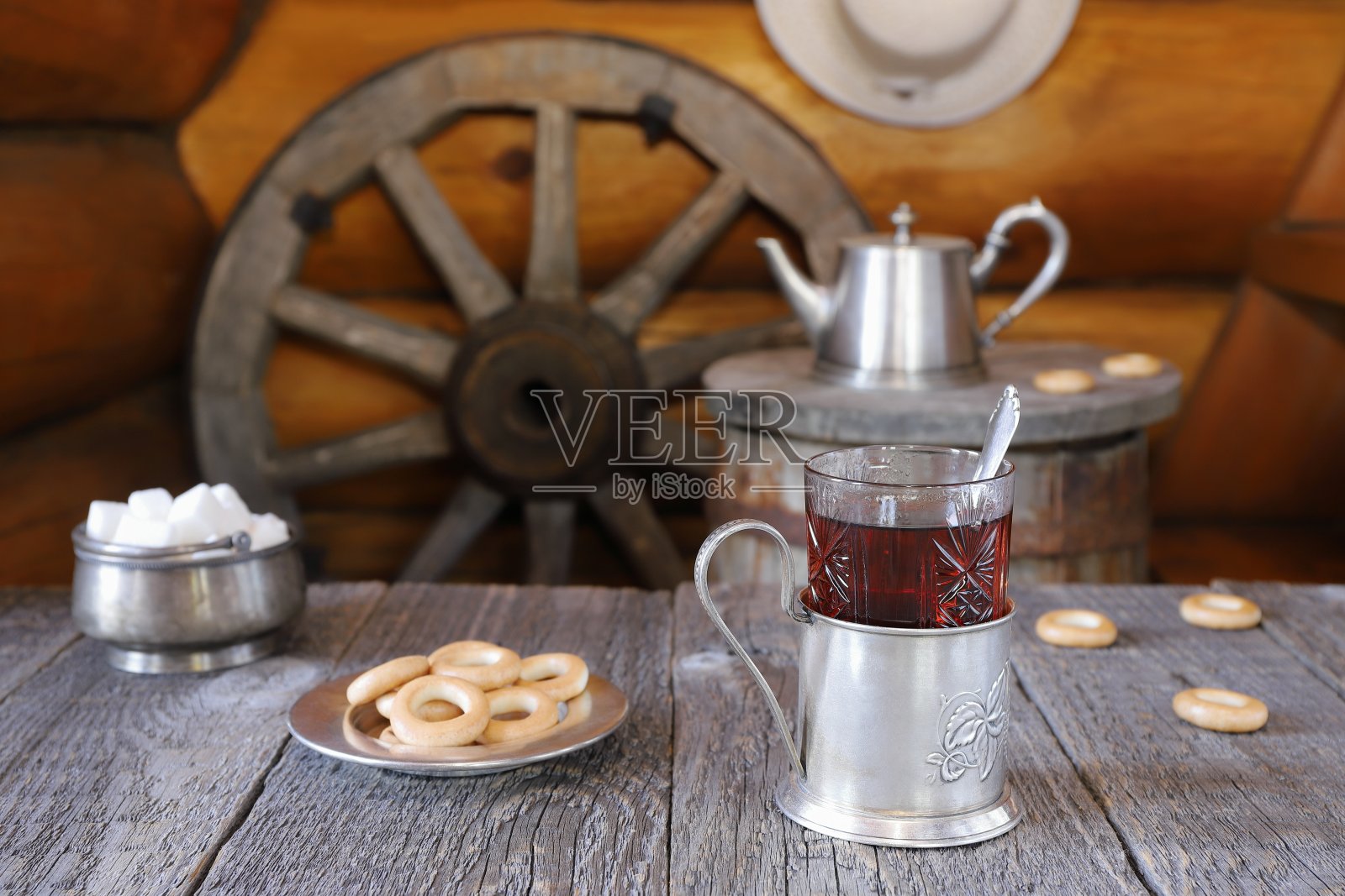 茶和百吉饼。照片摄影图片