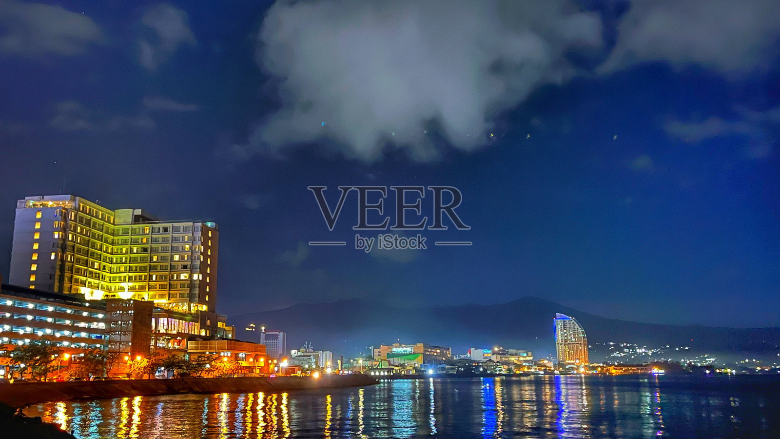 夜空塔照片摄影图片