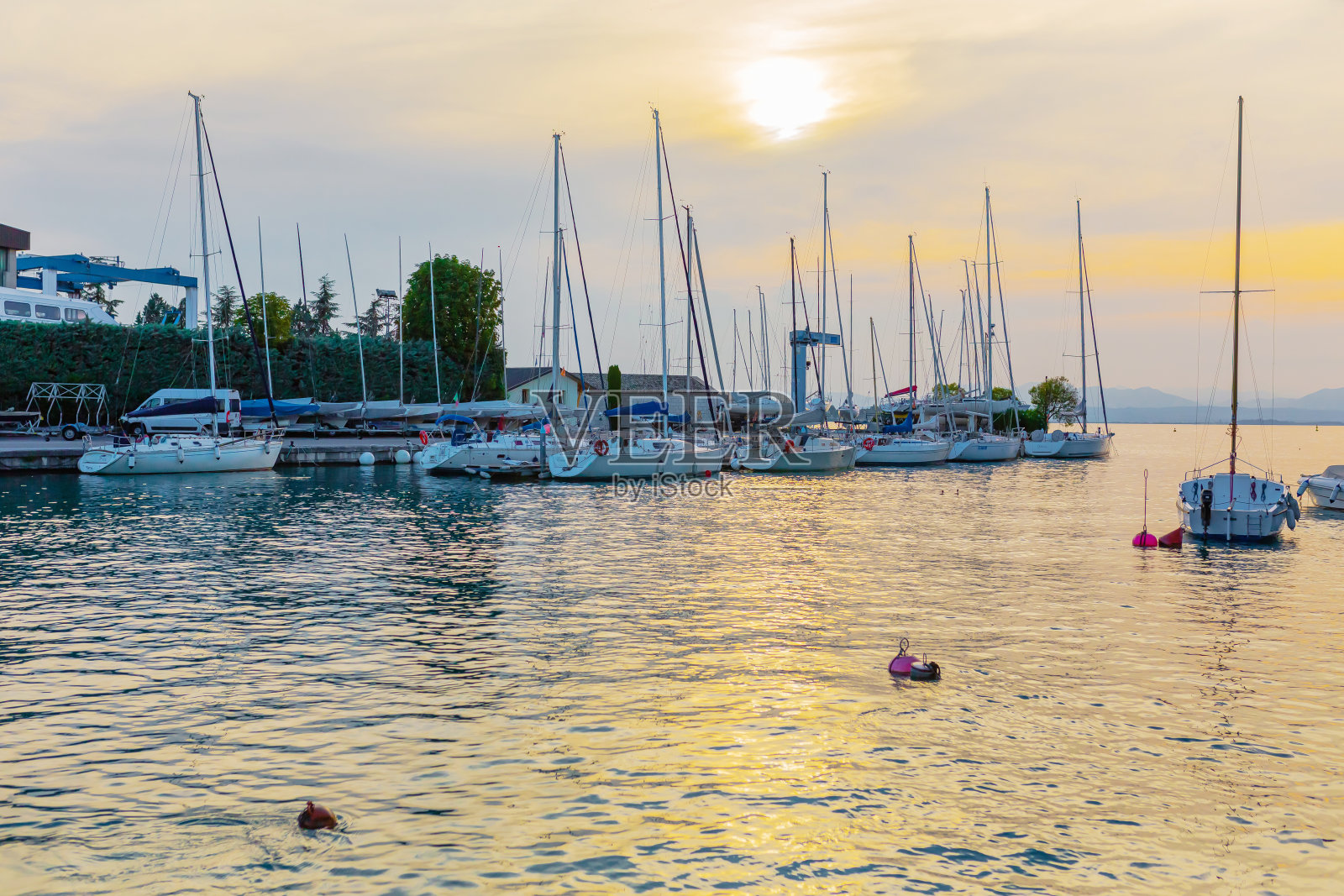加尔达湖。意大利。欧洲。夏天之旅照片摄影图片