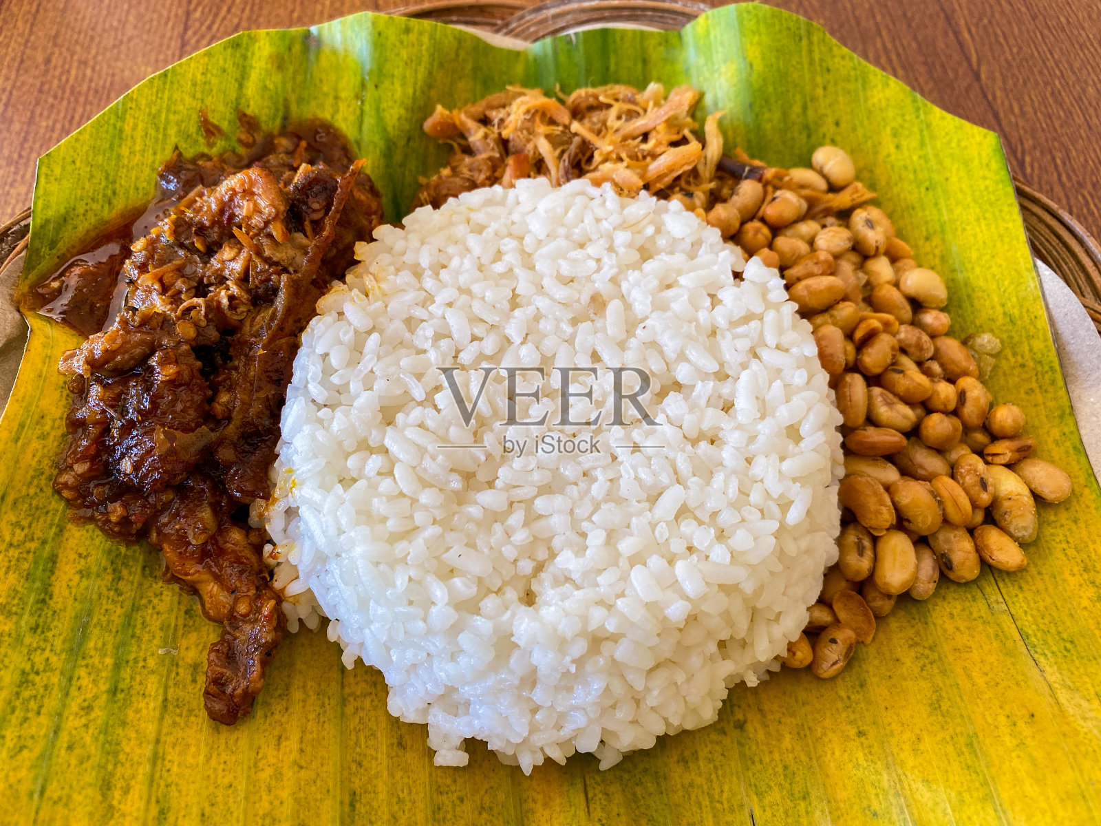 濮阳伊纳克 易舜赛米照片摄影图片