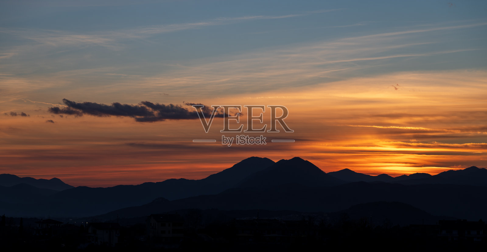 意大利莫利塞壮观的日落照片照片摄影图片