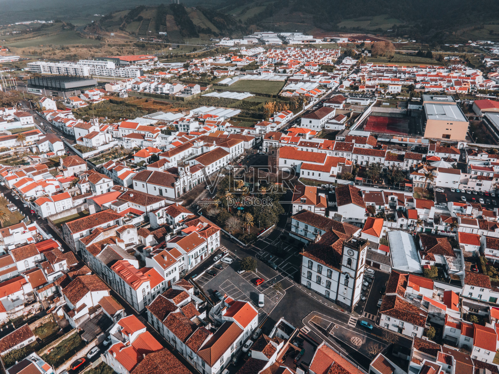 圣米格尔岛弗兰卡-杜坎普镇航拍，亚速尔群岛照片摄影图片