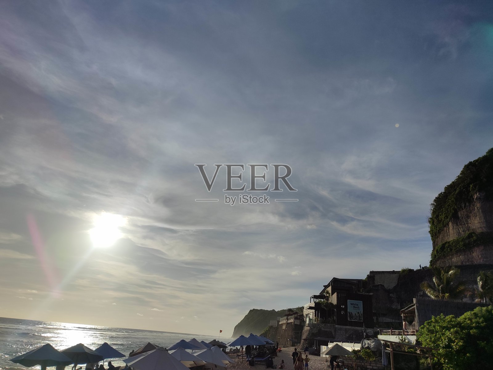 等待日落照片摄影图片