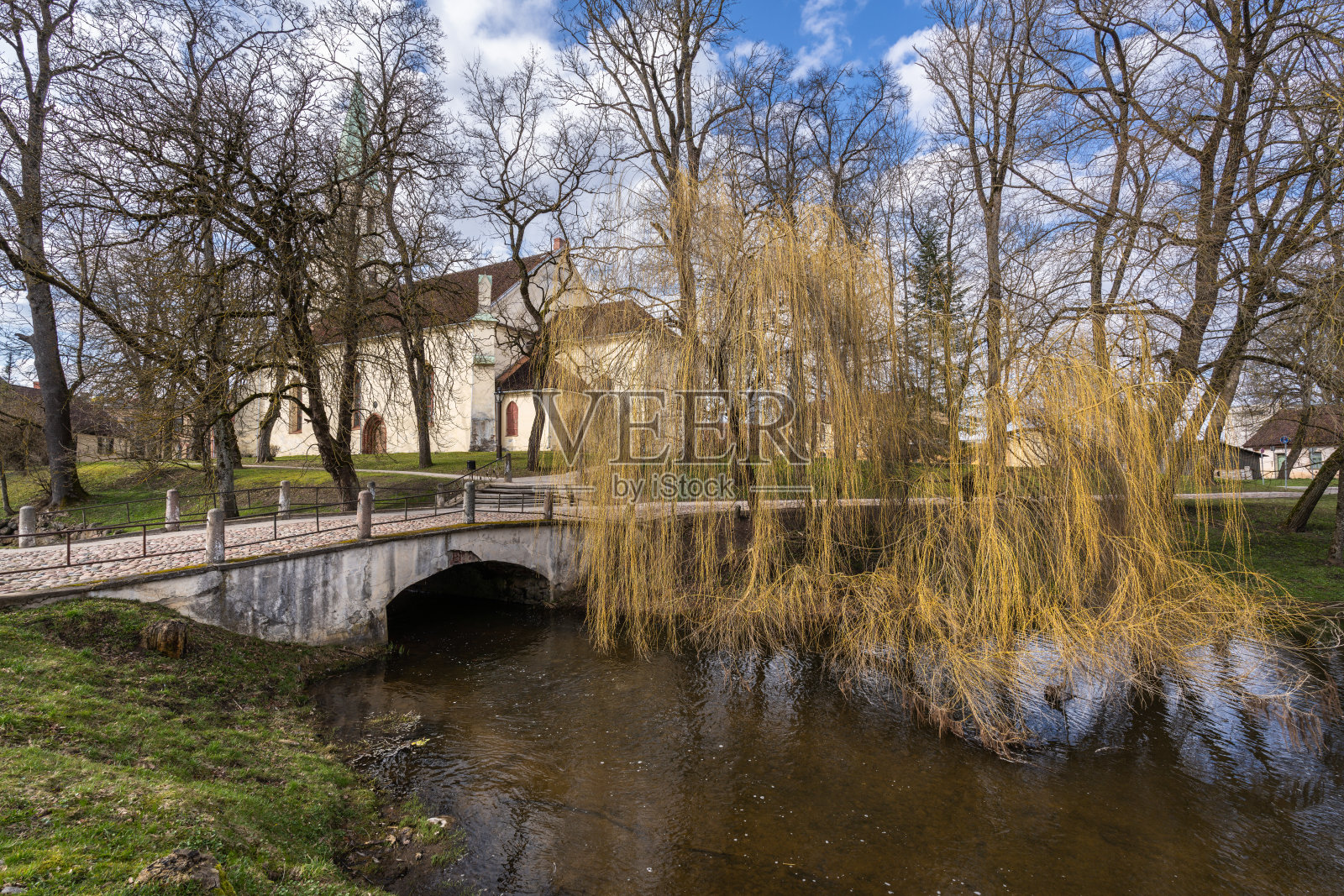 库尔迪加是库尔泽梅地区最美丽的城镇之一。照片摄影图片