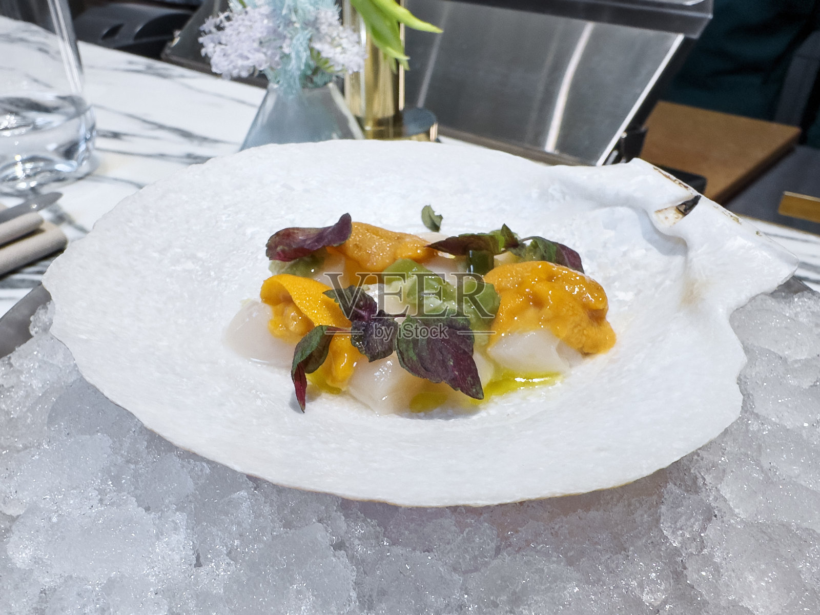 海胆和扇贝照片摄影图片