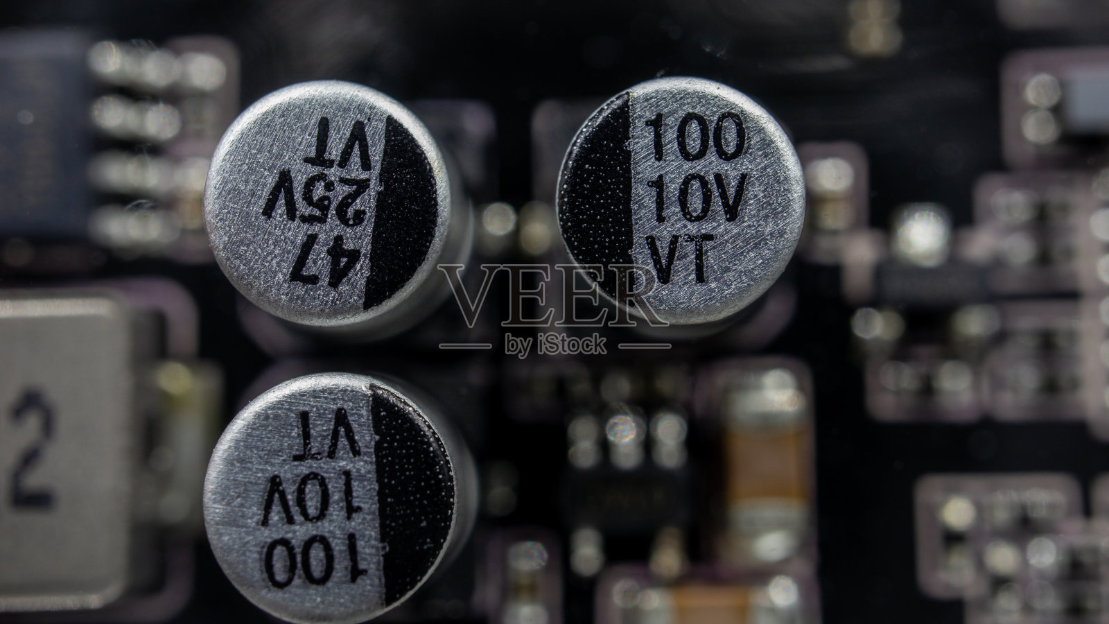 电子元件电容器(近距离)。照片摄影图片