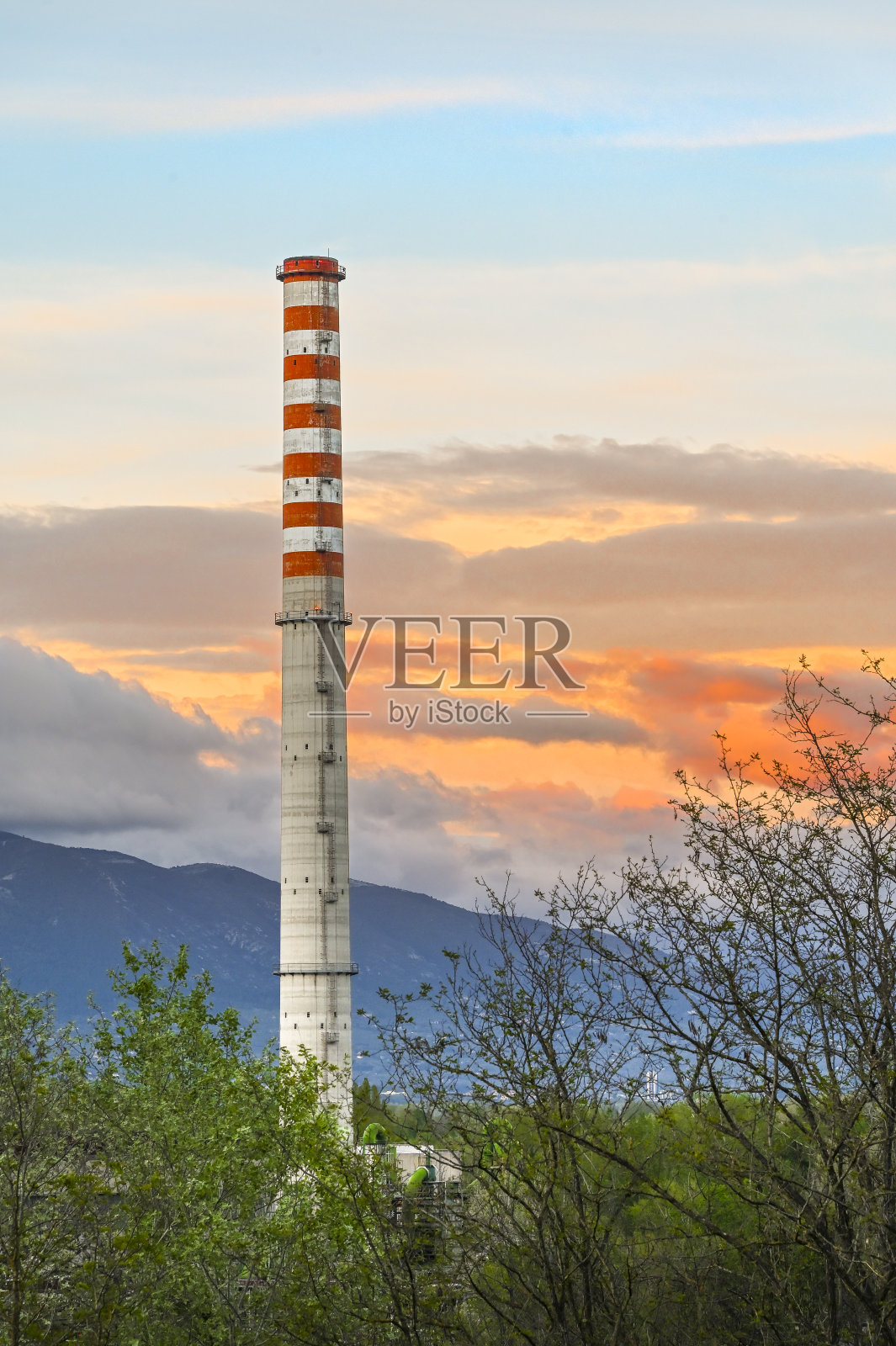 工业烟囱照片摄影图片