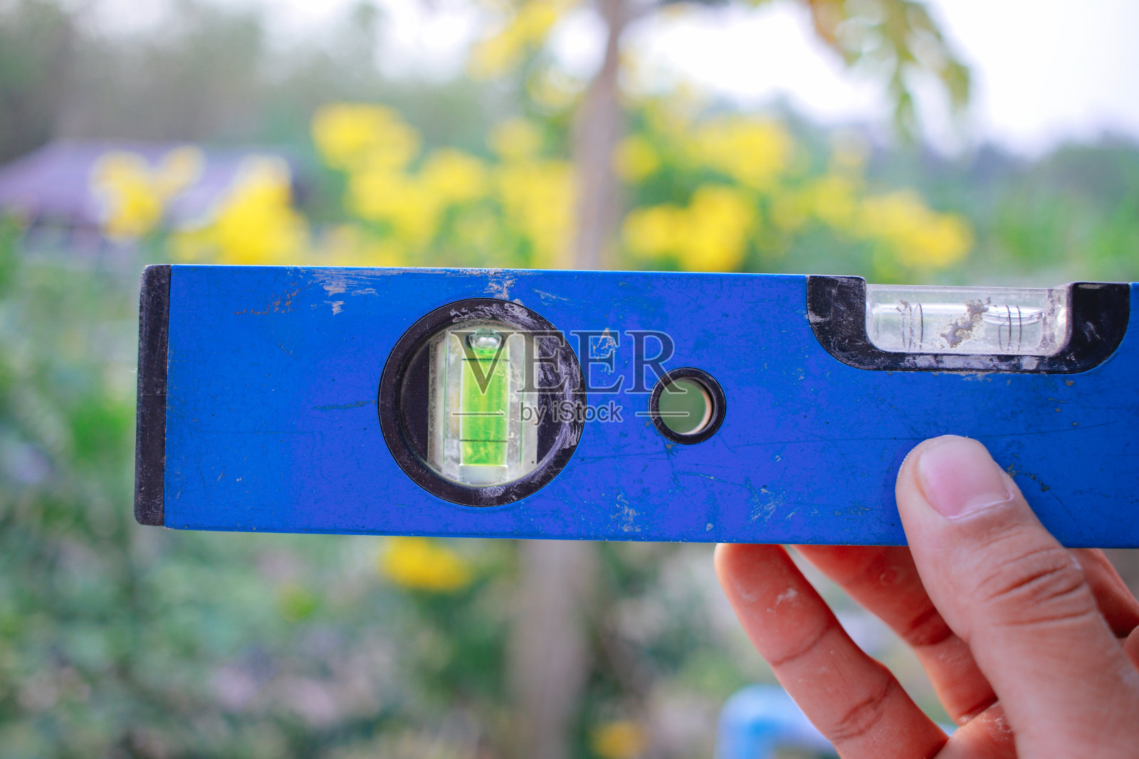 保持液面照片摄影图片