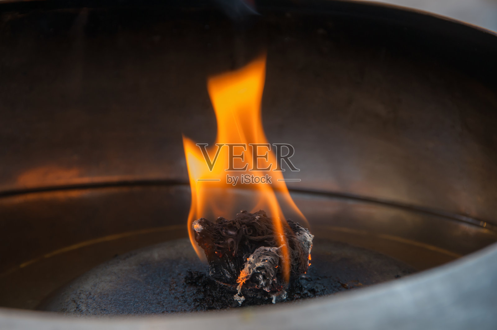 庙里的火焰照片摄影图片