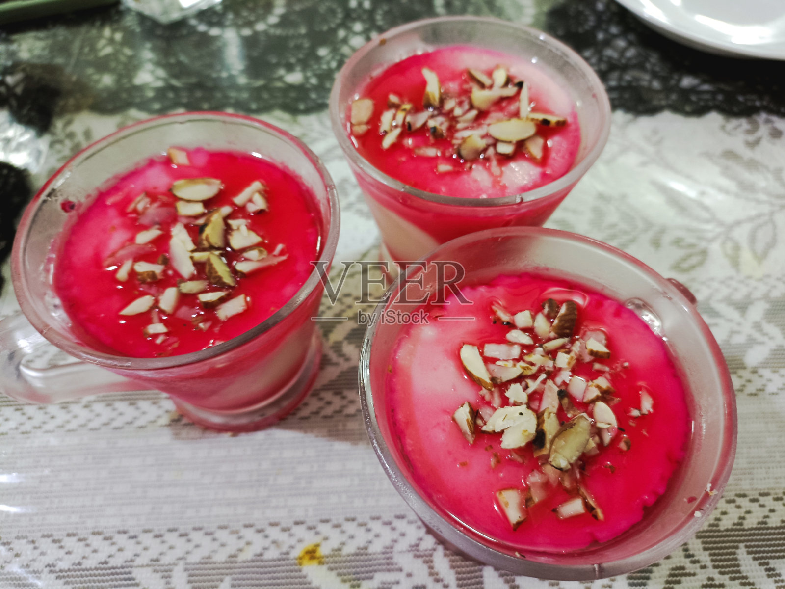 阿拉伯甜点mahalabia照片摄影图片