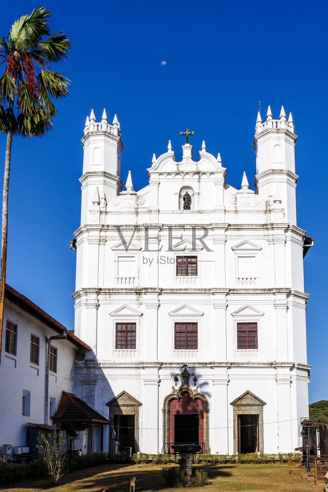 亚洲，印度果阿，果阿，阿西西圣方济各天主教堂的正面照片摄影图片