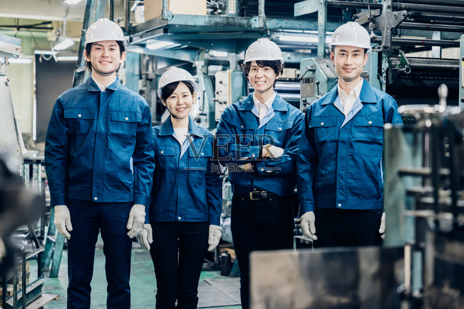 工厂工人的合影照片摄影图片