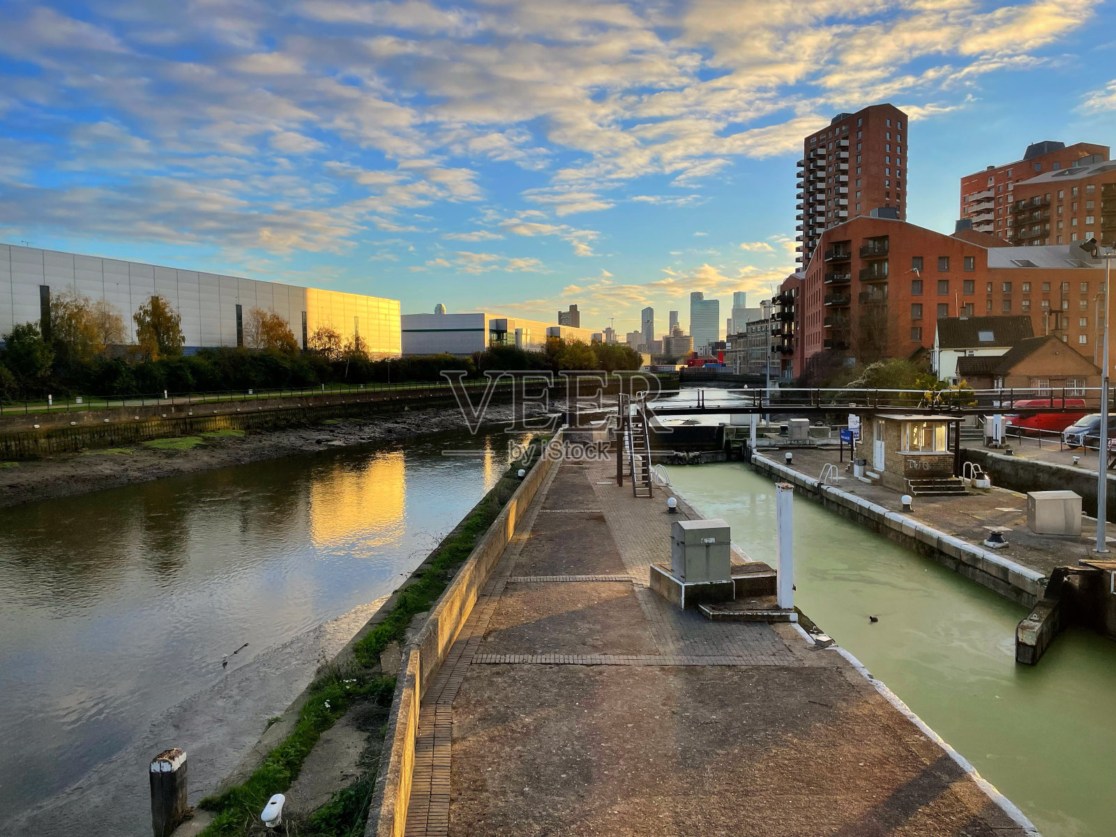 运河之夜照片摄影图片