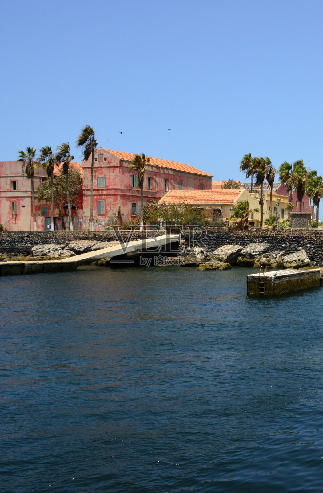 Boucher building on the corniche, Island of Gorée, Dakar, Senegal照片摄影图片