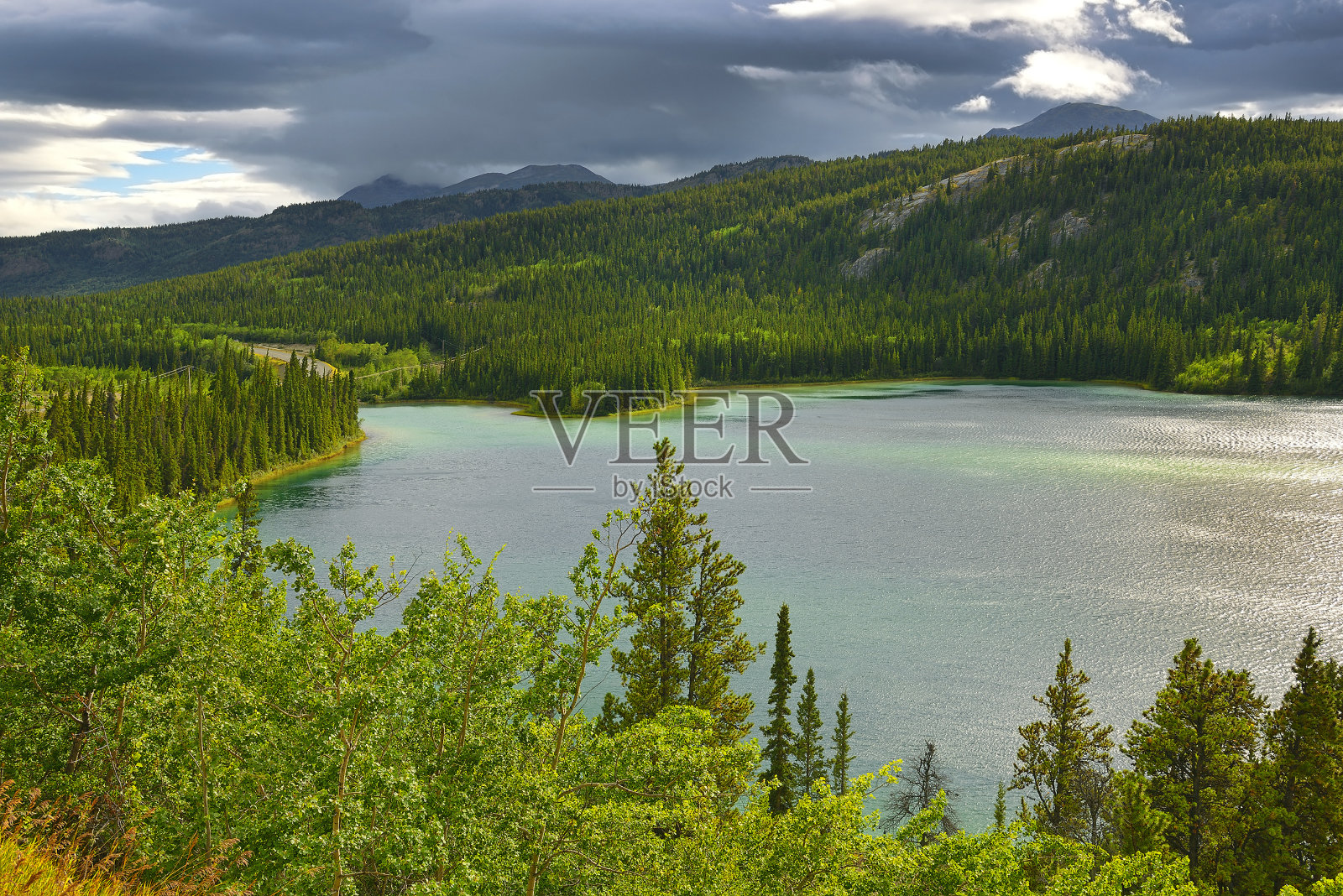 翡翠湖，卡克罗斯，育空，加拿大照片摄影图片