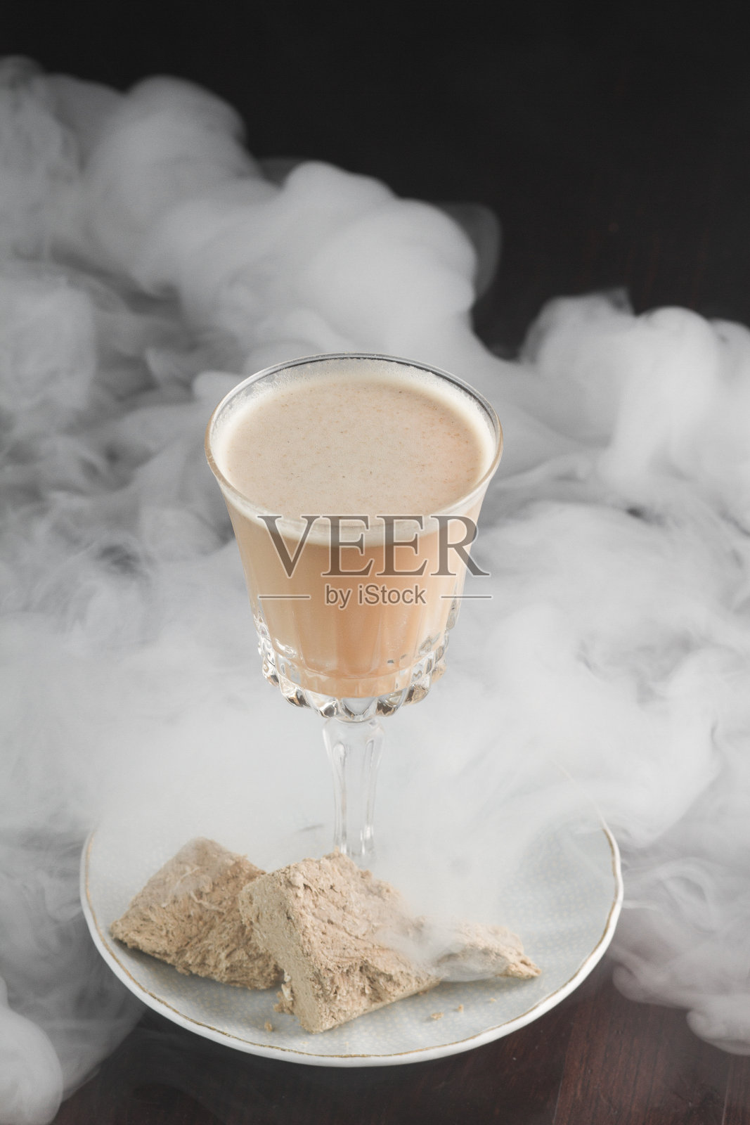 半瓦酒鸡尾酒照片摄影图片