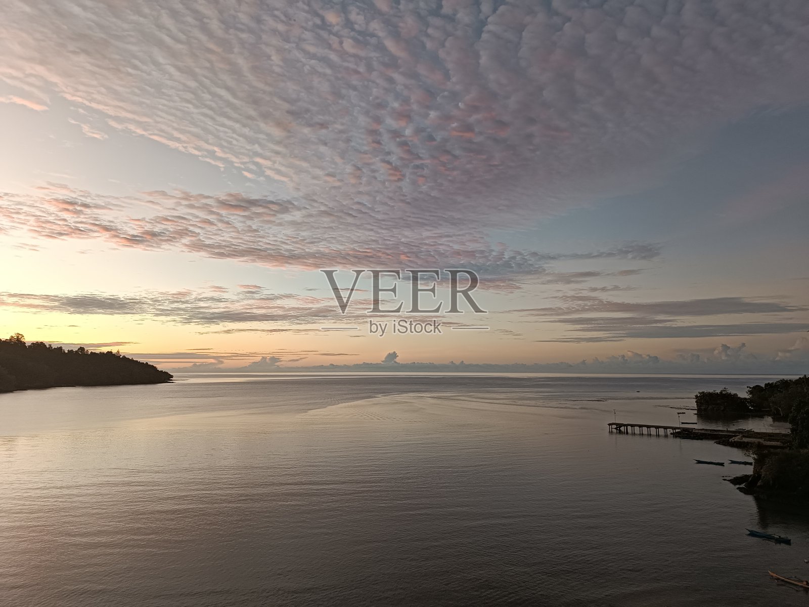 热带岛屿上美丽的早晨照片摄影图片