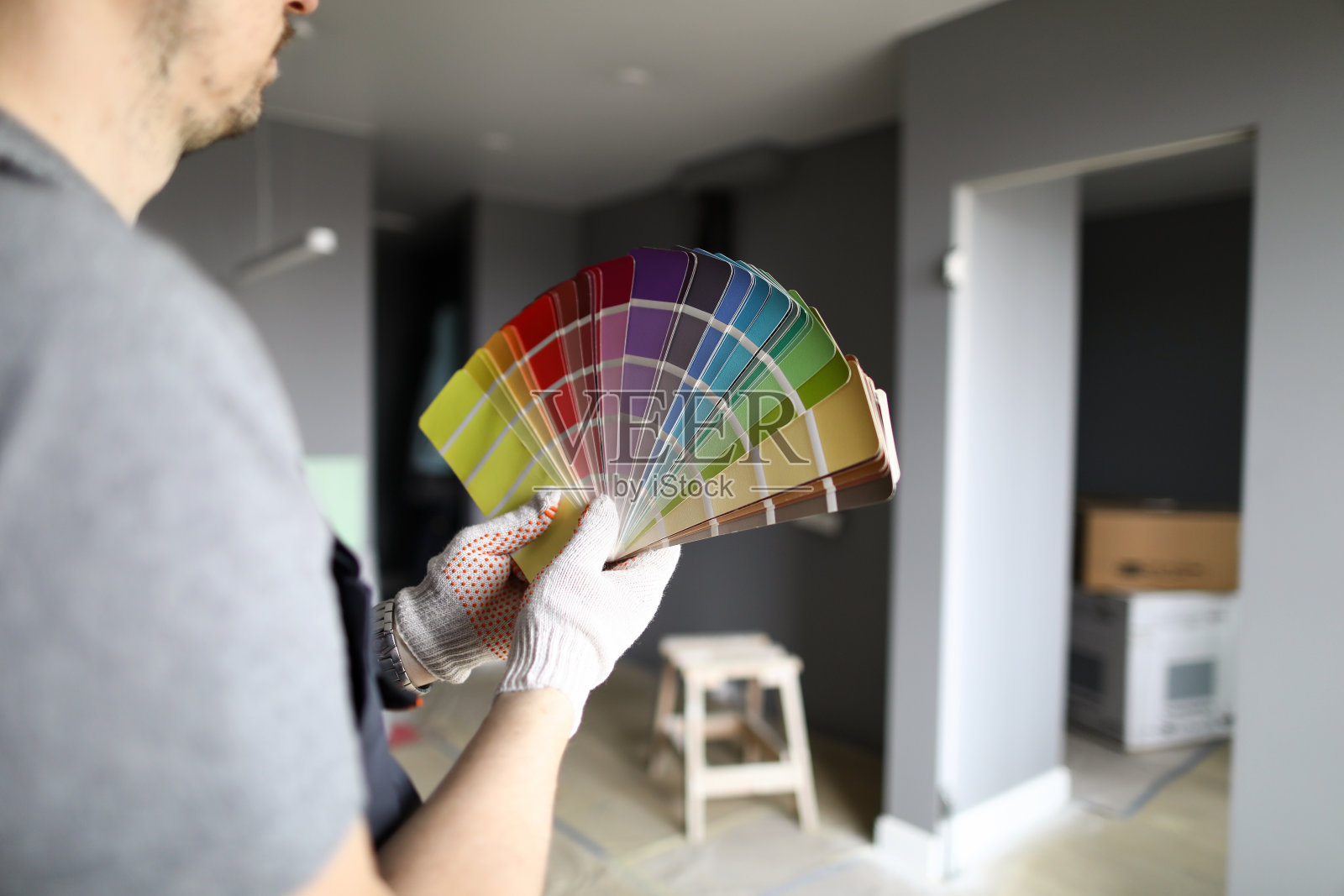 调色板与油漆的家庭色彩装修照片摄影图片