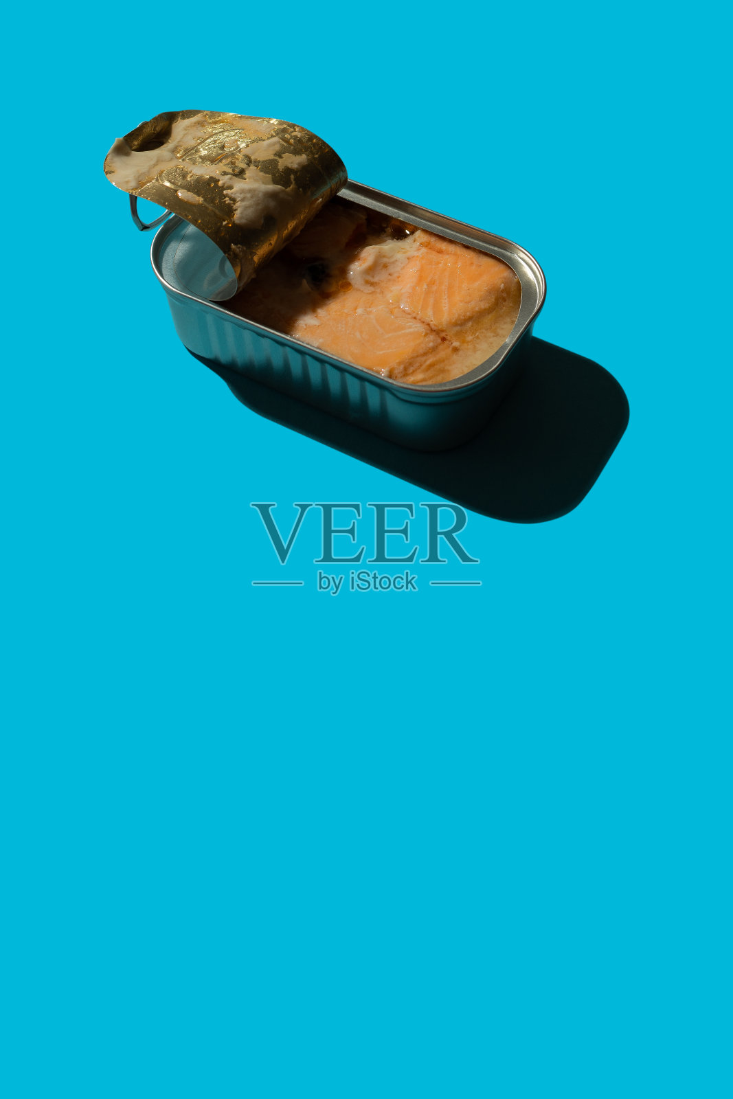 打开鲑鱼罐头照片摄影图片