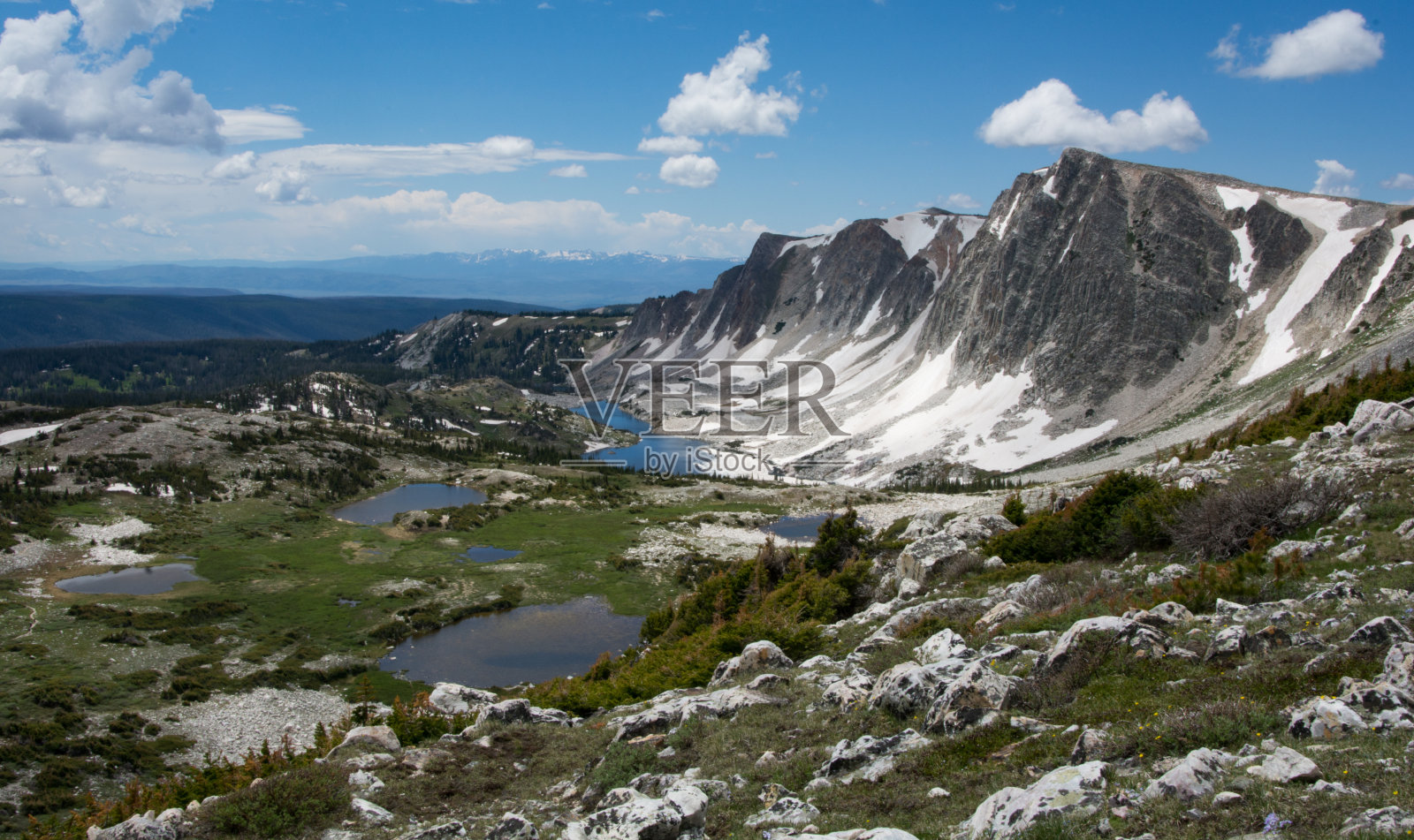 俯瞰梅迪奇博山脉照片摄影图片