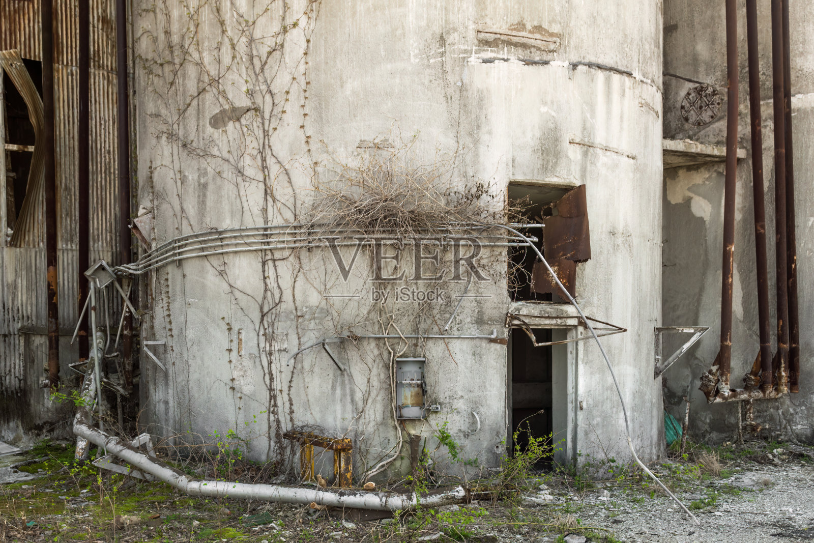 阿拉巴马州伯明翰市从左到右废弃的筒仓照片摄影图片