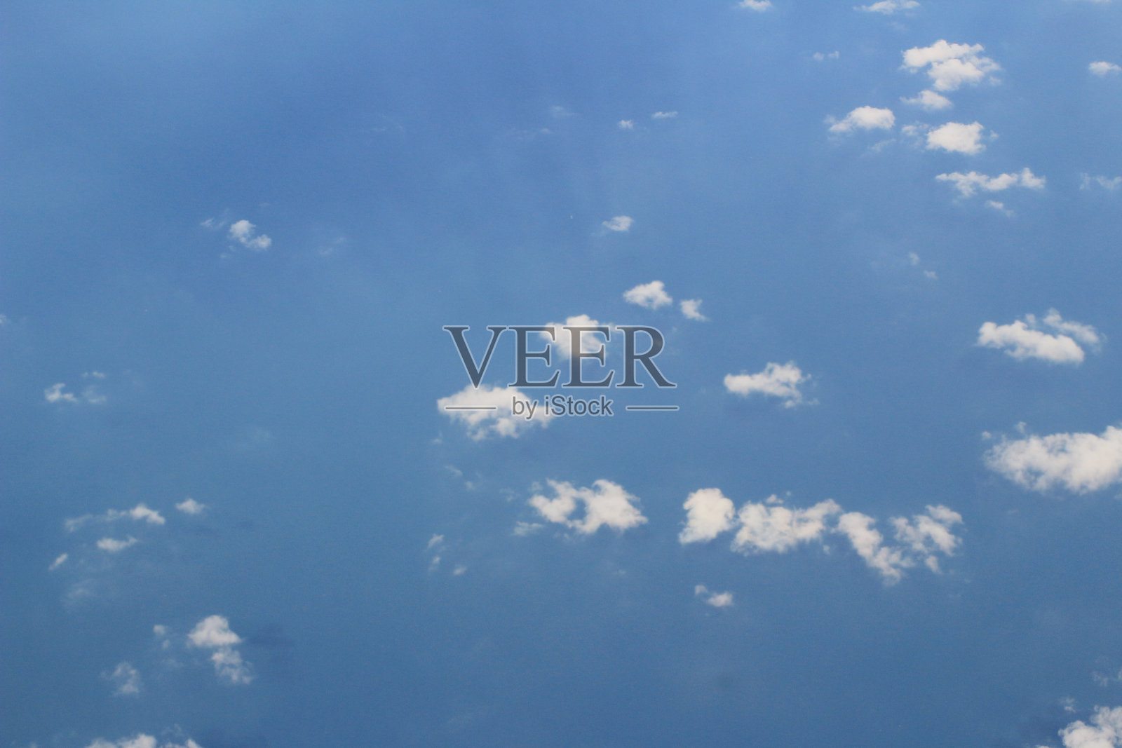 从飞机上看到的云的形成照片摄影图片