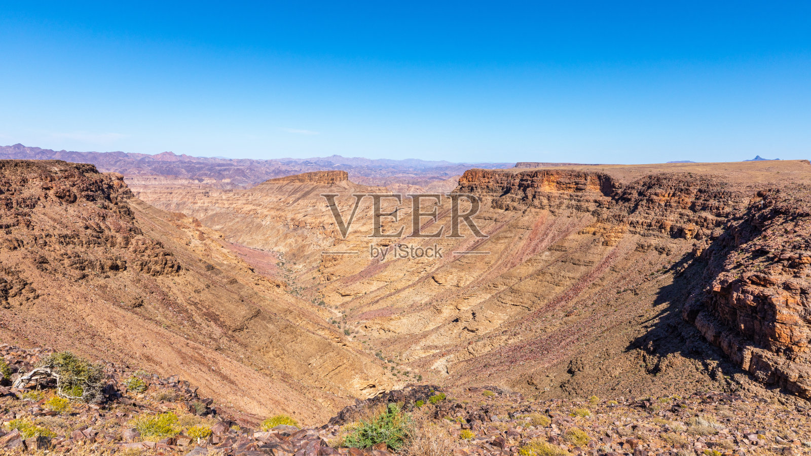 鱼河峡谷，世界第二大峡谷，位于纳米比亚南部的霍巴斯。照片摄影图片