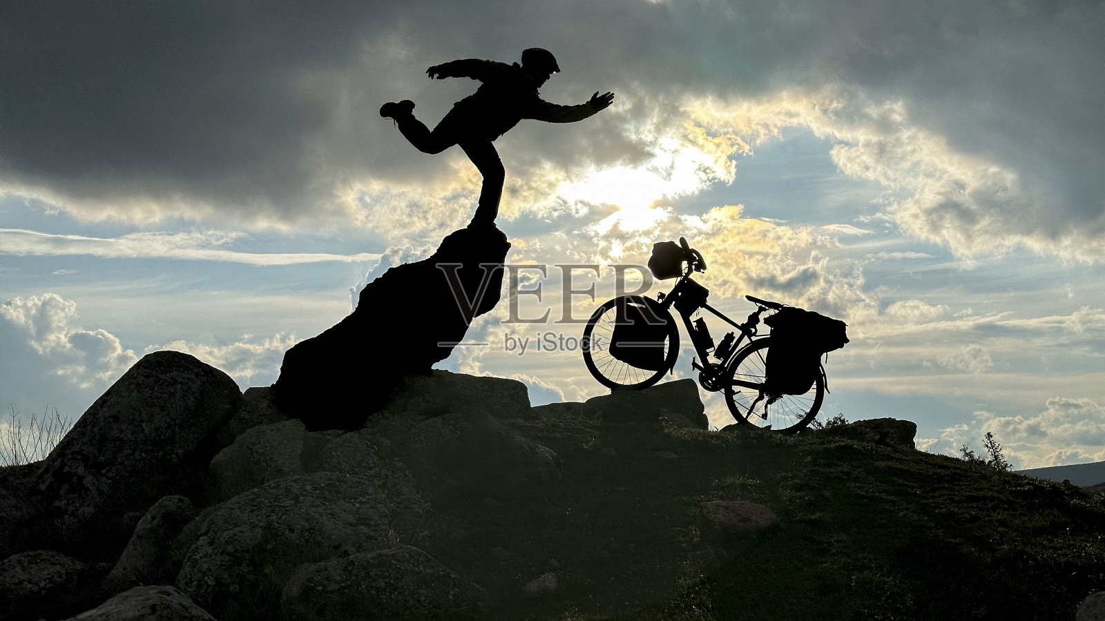 快乐并不需要太多;只是一辆自行车照片摄影图片