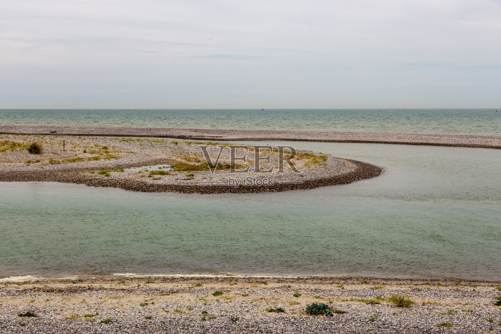 法国诺曼底，滨海卡约附近的海滩照片摄影图片