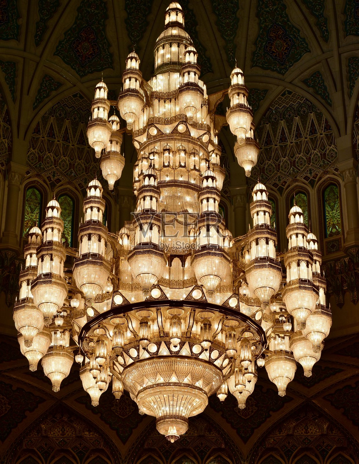 明亮美丽的枝形吊灯照片摄影图片