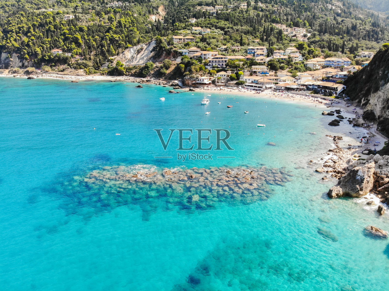 无人机视图Agios尼基塔斯海滩在莱夫卡达照片摄影图片