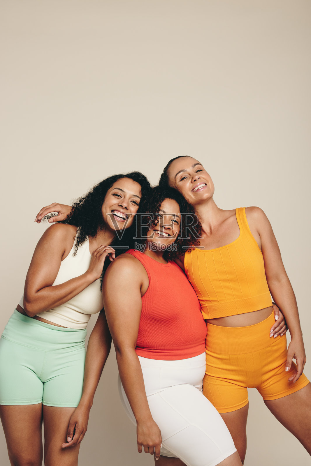 一群崇尚运动健身生活方式的运动女性照片摄影图片